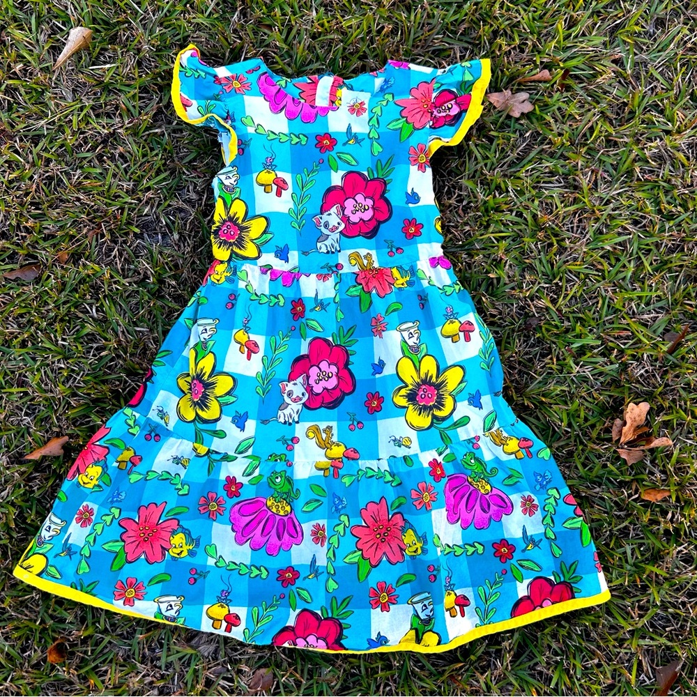 DISNEY PARKS Girls size 4 Dress LIKE NEW!!